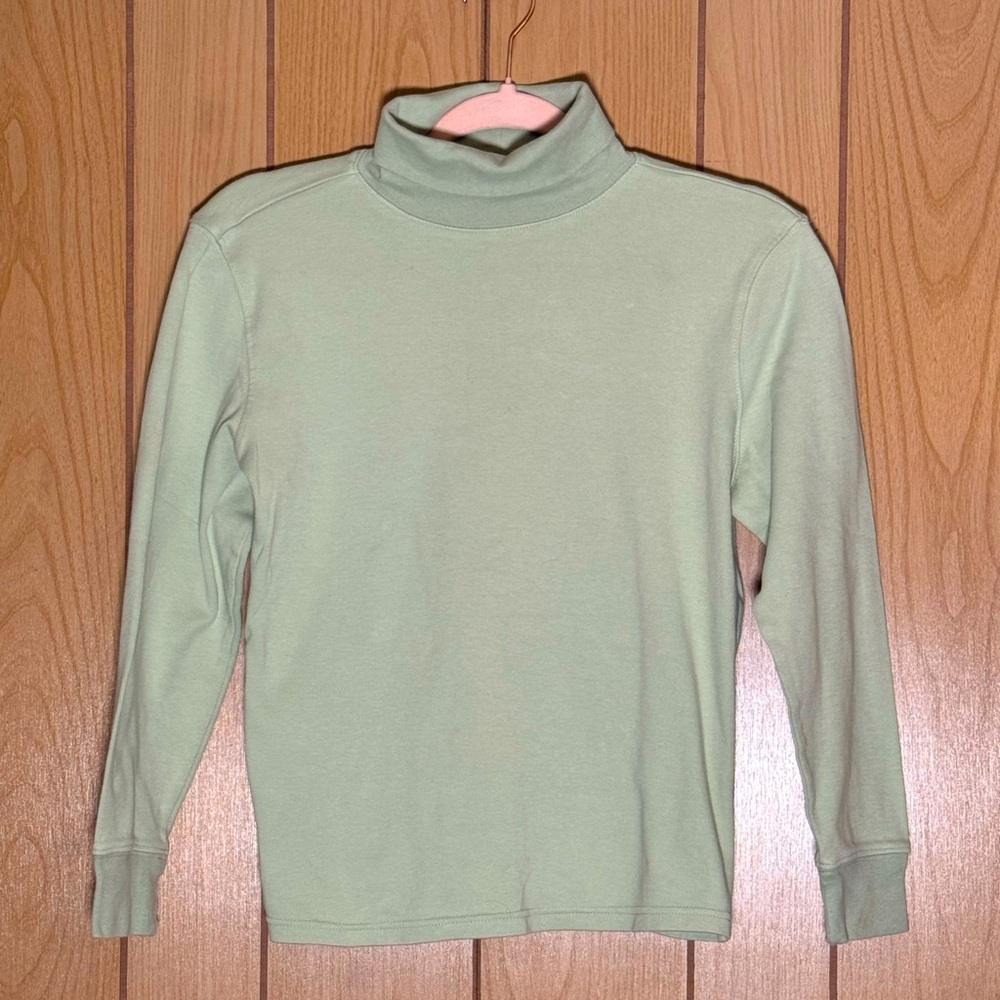 SPRING GREEN TURTLENECK